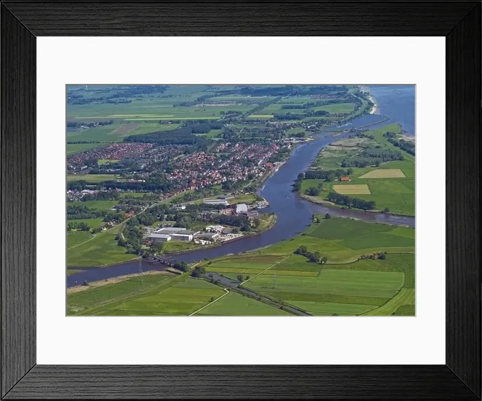 Framed Print : The town of Elsfleth in the Wesermarsch with the Weser island of Elsflether Sand, Wesermarsch district, Germany Framed Print : The town of Elsfleth in the Wesermarsch with the Weser island of Elsflether Sand, Wesermarsch district, Germany