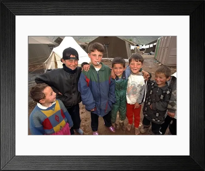 Framed Print : Refugees from Kosovo in Albania (April 1999) Framed Print : Refugees from Kosovo in Albania (April 1999)