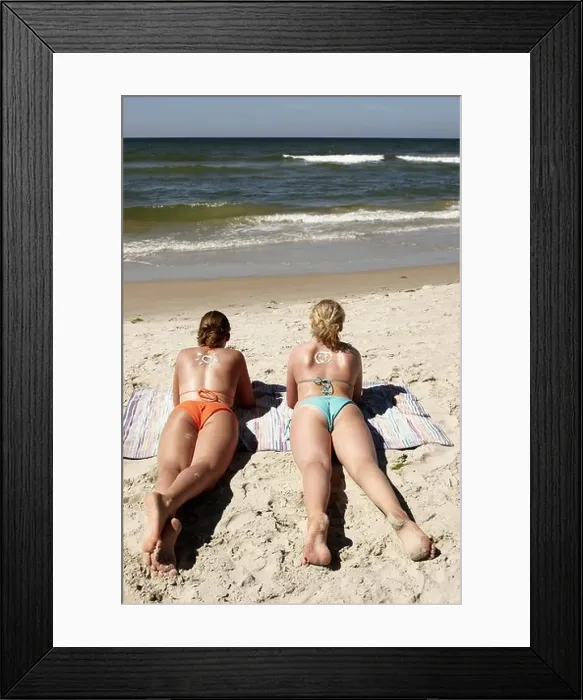 Framed Print : Beach girls two backs sun-cream sun Smiley back-opinion series people teenagers teenagers friends 13-16 years brunette Framed Print : Beach girls two backs sun-cream sun Smiley back-opinion series people teenagers teenagers friends 13-16 years brunette