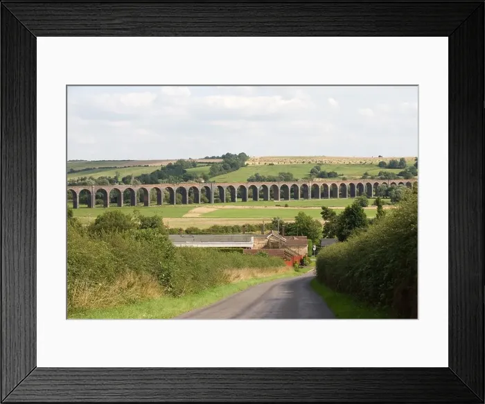 Framed Print : Britain's longest Railway Viaduct at Harringworth which crosses the welland valley between Rutland & Northamptonshire Framed Print : Britain's longest Railway Viaduct at Harringworth which crosses the welland valley between Rutland & Northamptonshire