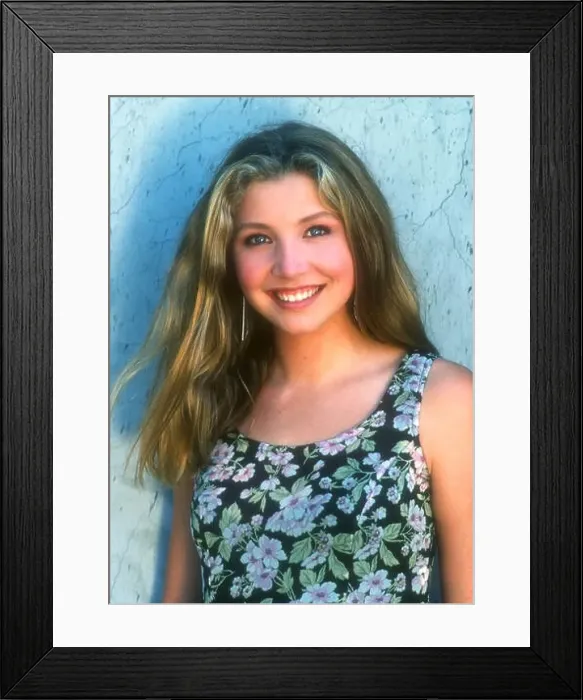 Framed Print : Malibu, California, USA 27th September 1994 (Exclusive) Actress Sarah Chalke poses at a photo shoot on September 27 Framed Print : Malibu, California, USA 27th September 1994 (Exclusive) Actress Sarah Chalke poses at a photo shoot on September 27