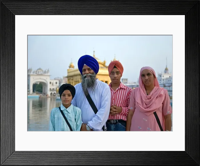 Framed Print : Sikh family at the Golden Temple. Amritsar. Punjab. India Framed Print : Sikh family at the Golden Temple. Amritsar. Punjab. India
