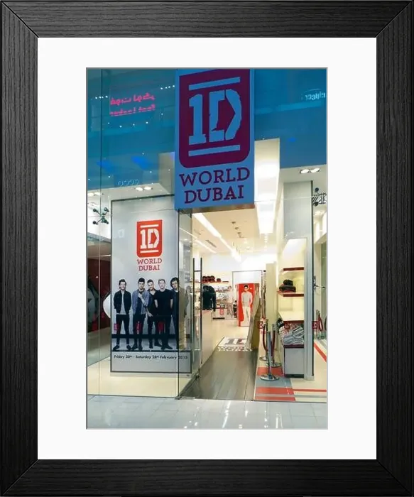 Framed Print : Boy Band One Direction fans store nside the Dubai Mall Framed Print : Boy Band One Direction fans store nside the Dubai Mall