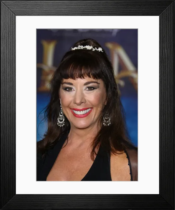 Framed Print : PAIGE O'HARA ENCHANTED WORLD PREMIERE HOLLYWOOD LOS ANGELES USA 17 November 2007 Framed Print : PAIGE O'HARA ENCHANTED WORLD PREMIERE HOLLYWOOD LOS ANGELES USA 17 November 2007
