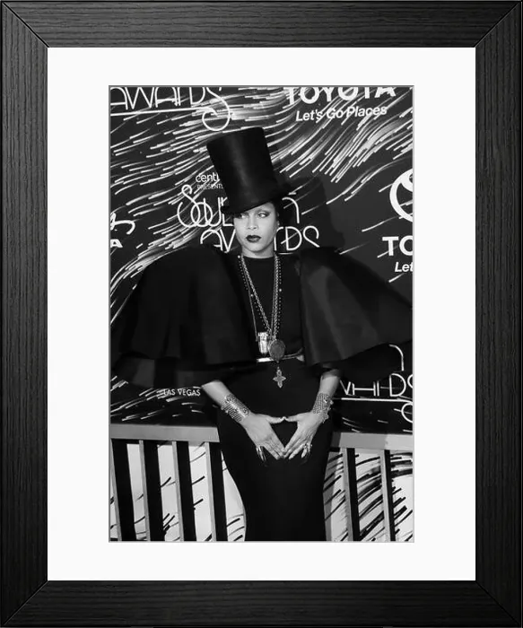 Framed Print : Jill Scott attends the Red Carpet at the 2015 Soul Train Awards at the Orleans Arena on November 6th Framed Print : Jill Scott attends the Red Carpet at the 2015 Soul Train Awards at the Orleans Arena on November 6th