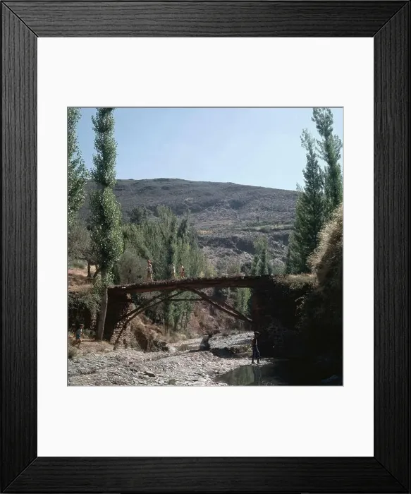 Framed Print : PUENTE DE MADERA SOBRE EL RIO JARAMA - FOTO AÑOS 60. Location: EXTERIOR. VALDESOTOS. Guadalajara. SPAIN Framed Print : PUENTE DE MADERA SOBRE EL RIO JARAMA - FOTO AÑOS 60. Location: EXTERIOR. VALDESOTOS. Guadalajara. SPAIN