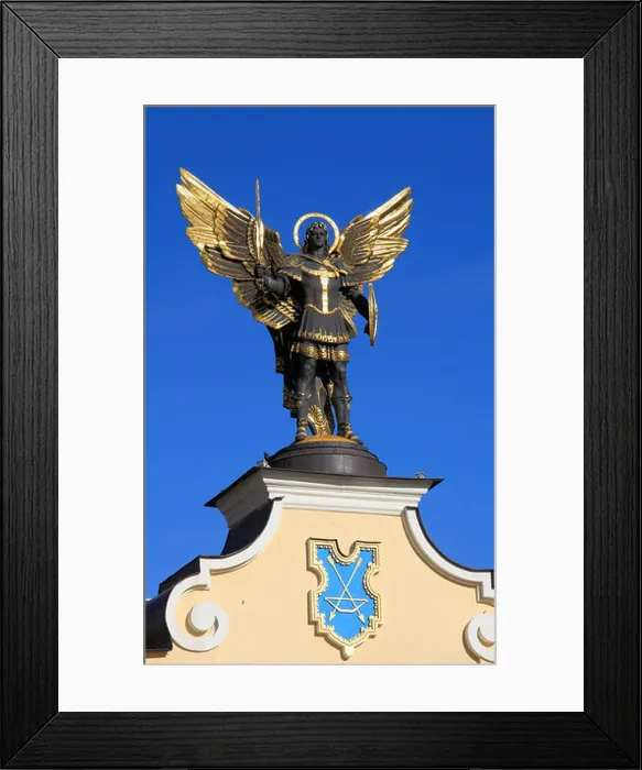 Framed Print : Ukraine, Kiev, Kyiv, Archangel Michael statue, Independence Square, Maidan Nezalezhnosti Framed Print : Ukraine, Kiev, Kyiv, Archangel Michael statue, Independence Square, Maidan Nezalezhnosti