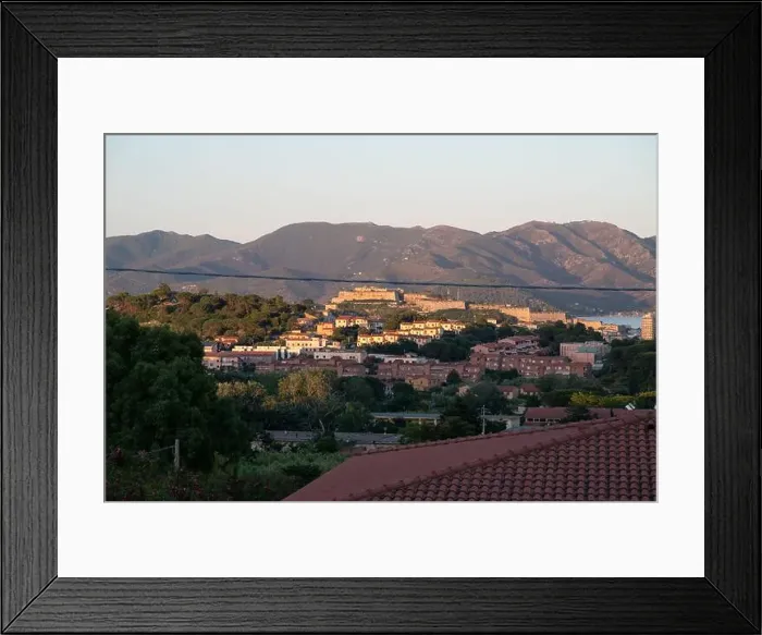 Framed Print : 2yh86xm Framed Print : 2yh86xm