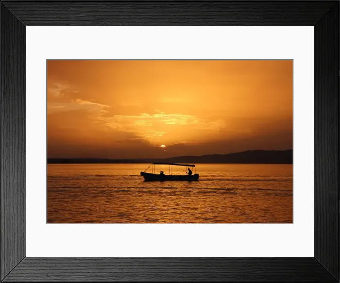 Framed Print : 2yhd3m7 Framed Print : 2yhd3m7
