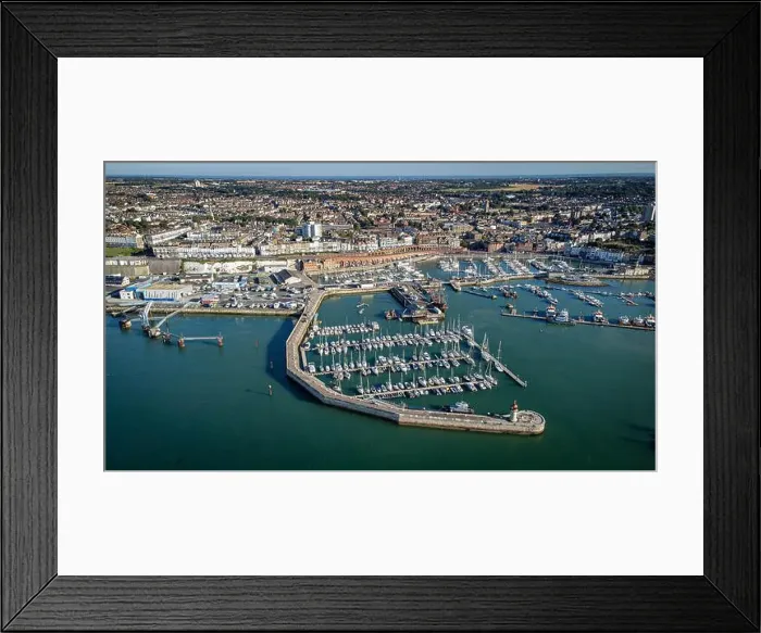 Framed Print : 2yhktn9 Framed Print : 2yhktn9
