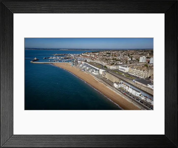 Framed Print : 2yhktr7 Framed Print : 2yhktr7