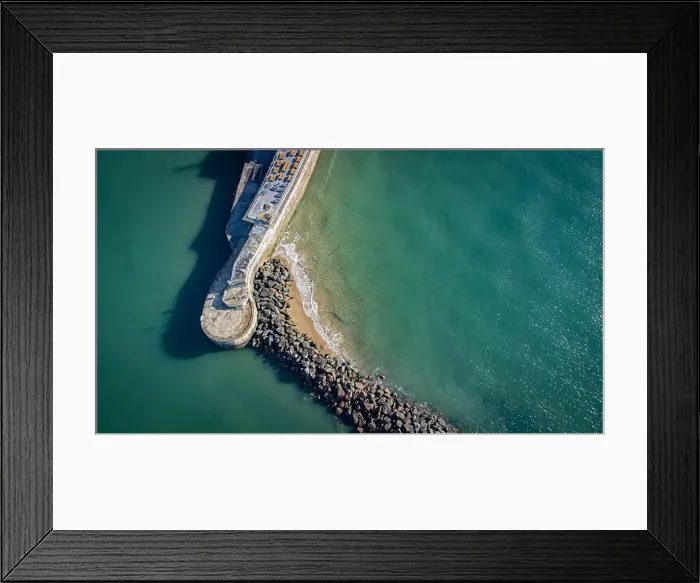 Framed Print : 2yhktx7 Framed Print : 2yhktx7