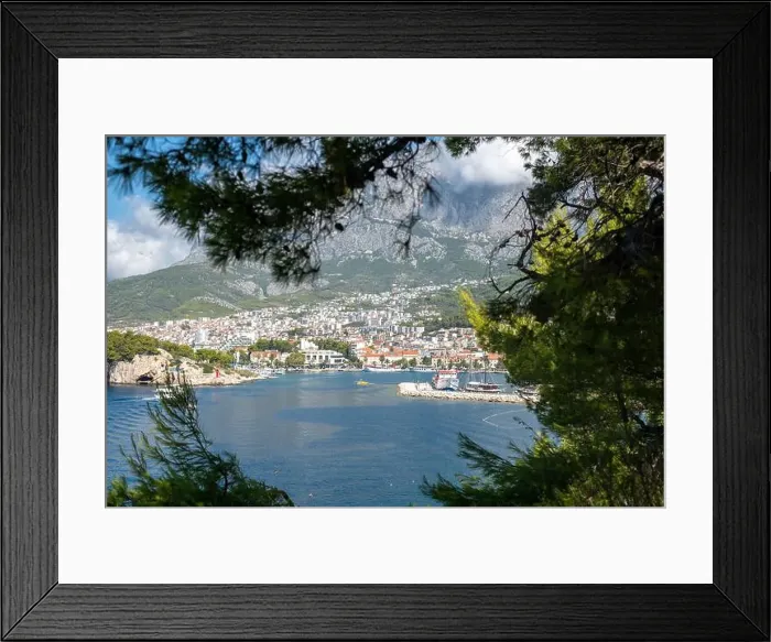 Framed Print : 2ykhhd4 Framed Print : 2ykhhd4