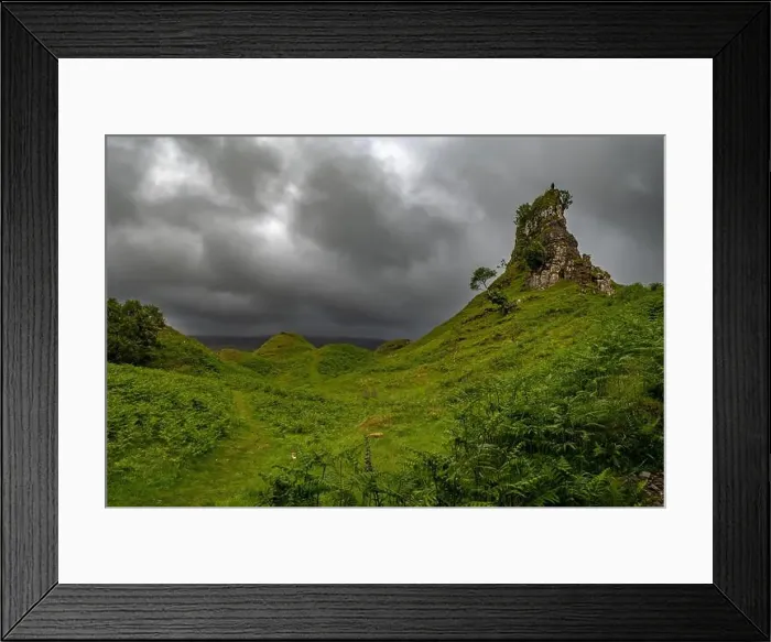 Framed Print : 2ym3y9p Framed Print : 2ym3y9p