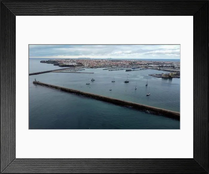 Framed Print : 2ymeg8d Framed Print : 2ymeg8d
