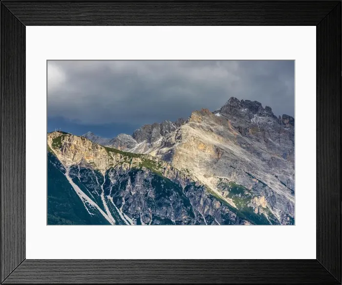 Framed Print : 2ynxhr2 Framed Print : 2ynxhr2