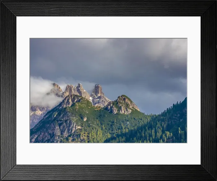 Framed Print : 2ynxhr7 Framed Print : 2ynxhr7