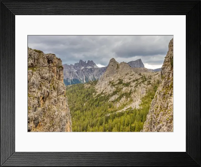 Framed Print : 2ynxj21 Framed Print : 2ynxj21