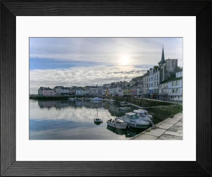 Framed Print : 2yny723 Framed Print : 2yny723