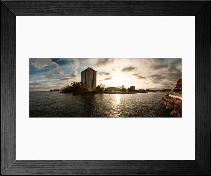Framed Print : 2yrej8m Framed Print : 2yrej8m