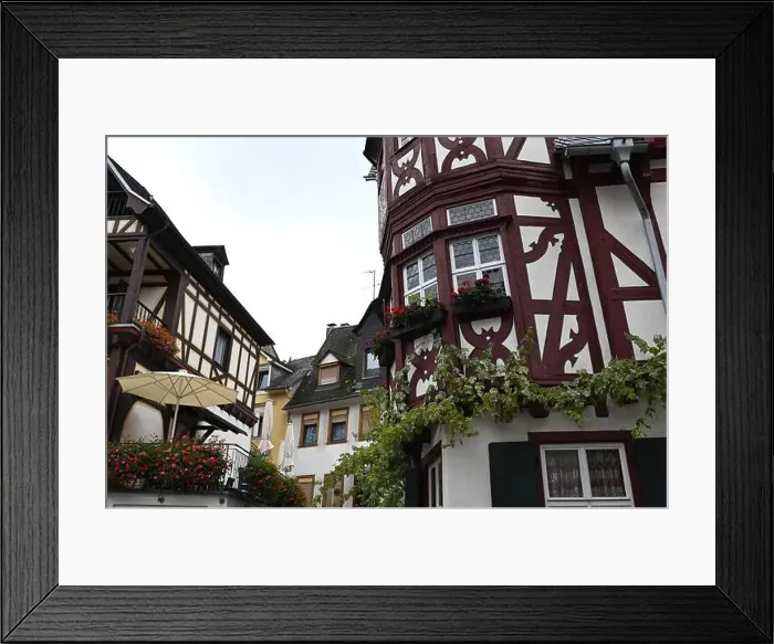 Framed Print : 2ywat5g Framed Print : 2ywat5g