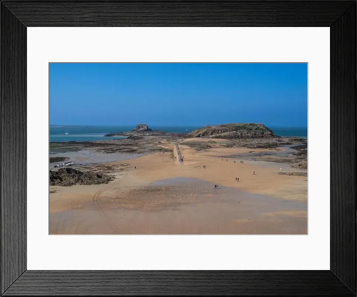 Framed Print : 2yxeec2 Framed Print : 2yxeec2