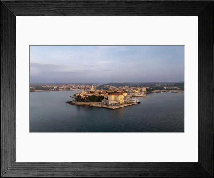 Framed Print : 2yxmam7 Framed Print : 2yxmam7