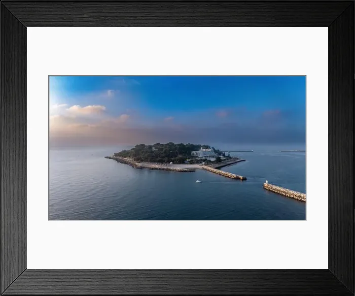 Framed Print : 2yxmb2k Framed Print : 2yxmb2k