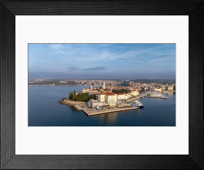 Framed Print : 2yxmbb8 Framed Print : 2yxmbb8