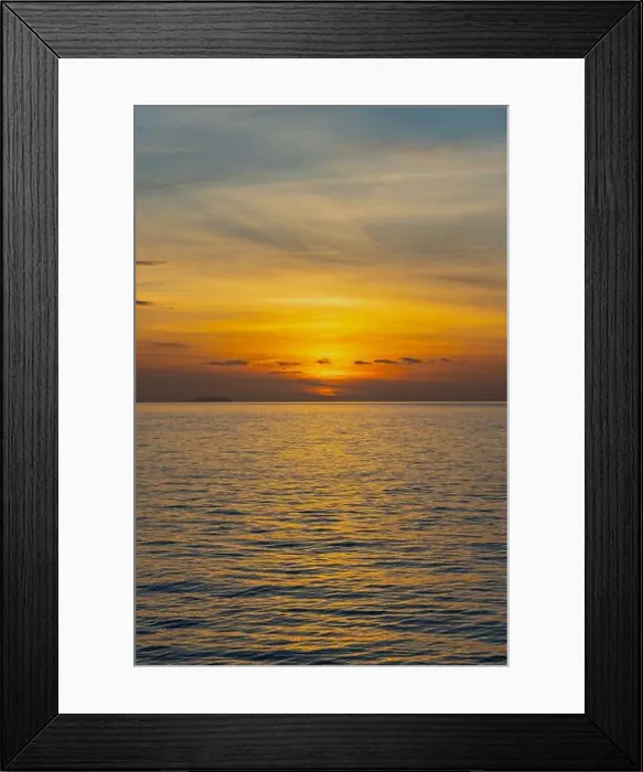 Framed Print : 2yyfb8r Framed Print : 2yyfb8r