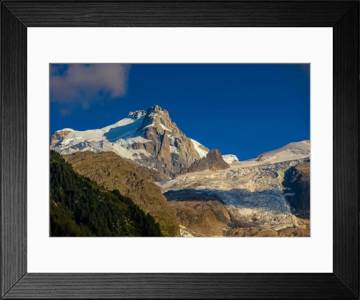 Framed Print : 2yyk5hc Framed Print : 2yyk5hc