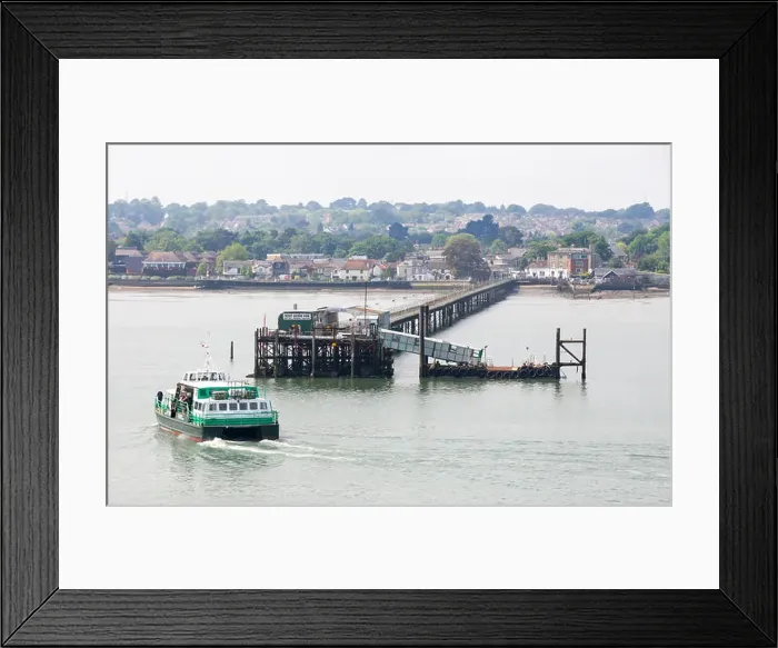 Framed Print : Hythe Ferry arriving at Hythe Pier, Hampshire, UK Framed Print : Hythe Ferry arriving at Hythe Pier, Hampshire, UK