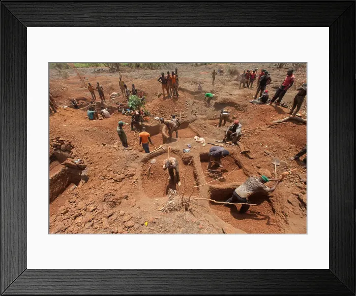 Framed Print : Sanana gold mine, Guinea, 2nd May 2015; Miners digging their plots in the dry-season heat Framed Print : Sanana gold mine, Guinea, 2nd May 2015; Miners digging their plots in the dry-season heat