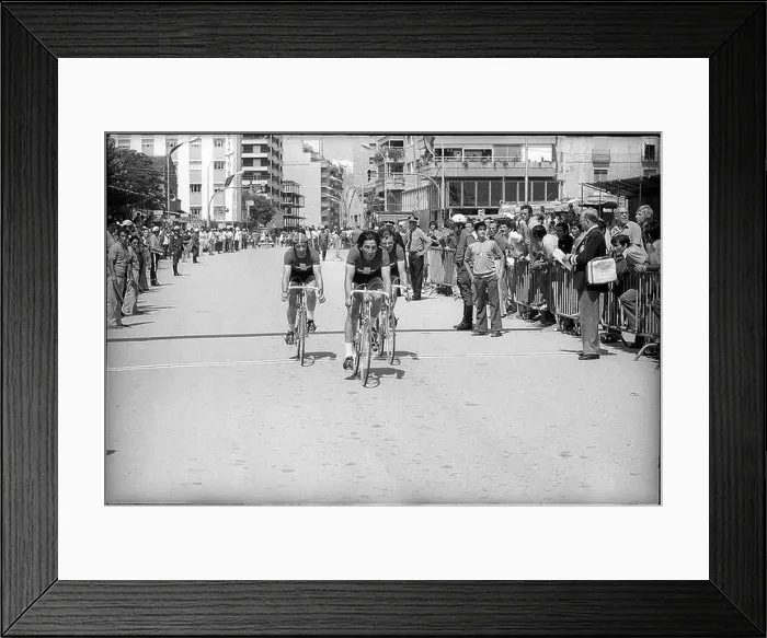 Framed Print : --- Rad-WM Spanien 1973: Schweizer Mannschaft, Zeitfahren#Cyclism WCH Spain 1973: swiss team, time trial- RDB BY DUKAS Framed Print : --- Rad-WM Spanien 1973: Schweizer Mannschaft, Zeitfahren#Cyclism WCH Spain 1973: swiss team, time trial- RDB BY DUKAS