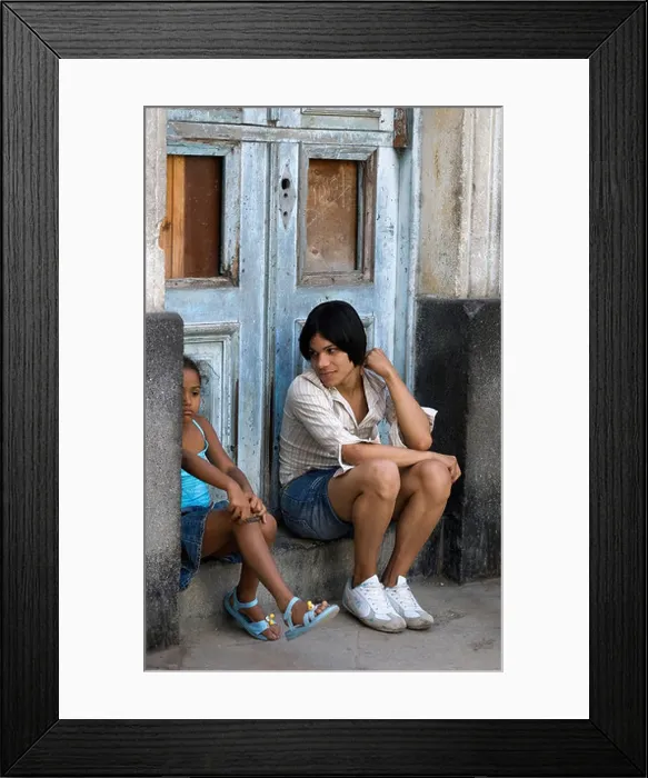 Framed Print : A homo boy and a little girl in La Habana Vieja Framed Print : A homo boy and a little girl in La Habana Vieja