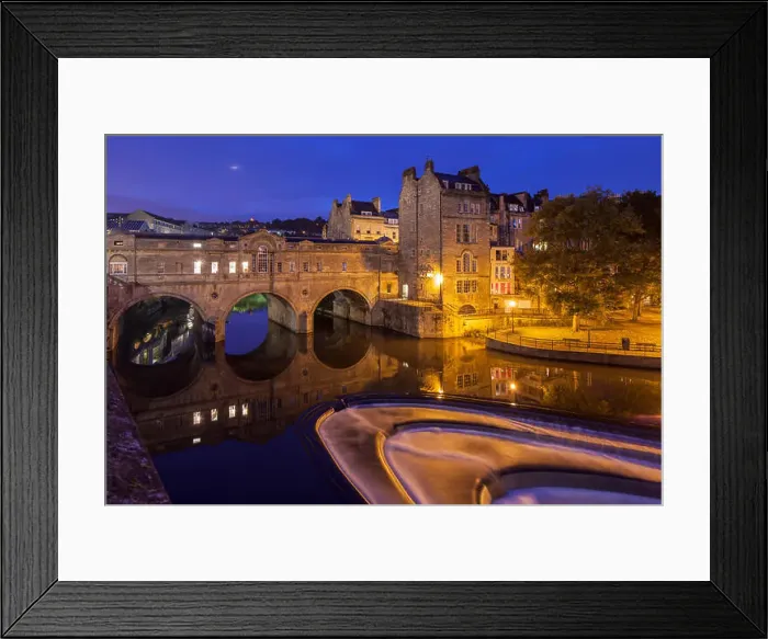 Framed Print : Before dawn at Pulteney Bridge in Bath, England Framed Print : Before dawn at Pulteney Bridge in Bath, England