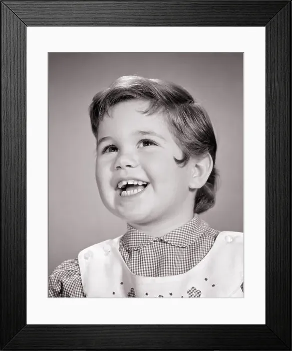 Framed Print : 1960s PORTRAIT OF LAUGHING SMILING BRUNETTE GIRL WITH PIXIE HAIRCUT AND SPIT CURLS - j1598 HAR001 HARS HAPPINESS HEAD Framed Print : 1960s PORTRAIT OF LAUGHING SMILING BRUNETTE GIRL WITH PIXIE HAIRCUT AND SPIT CURLS - j1598 HAR001 HARS HAPPINESS HEAD
