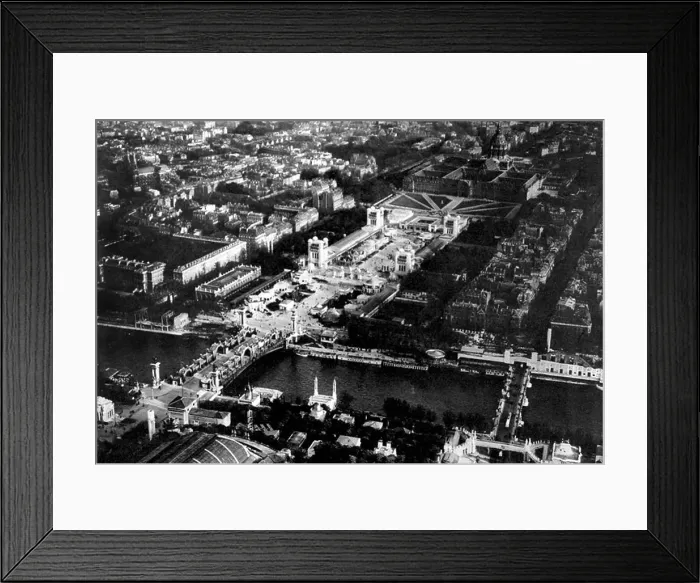 Framed Print : Paris. Aerial view of the Decorative Arts Exhibition (1925) Framed Print : Paris. Aerial view of the Decorative Arts Exhibition (1925)