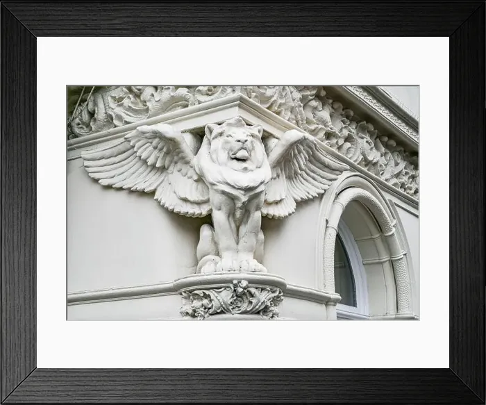 Framed Print : Detail of winged lion on building in, London, England, UK Framed Print : Detail of winged lion on building in, London, England, UK