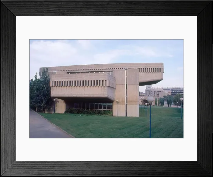 Framed Print : FACULTAD DE FILOSOFIA Y LETRAS - FOTO AÑOS 80. Location: Ciudad Universitaria. Barcelona. SPAIN Framed Print : FACULTAD DE FILOSOFIA Y LETRAS - FOTO AÑOS 80. Location: Ciudad Universitaria. Barcelona. SPAIN