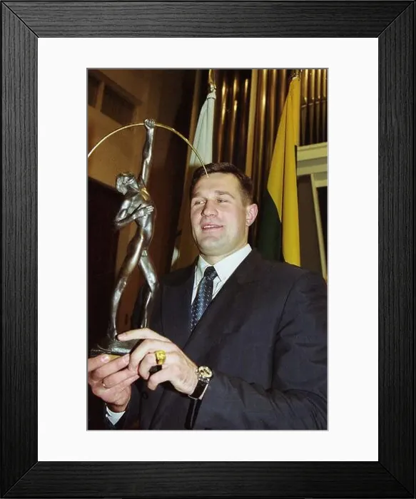 Framed Print : Lithuanian discus thrower Virgilijus Alekna Framed Print : Lithuanian discus thrower Virgilijus Alekna