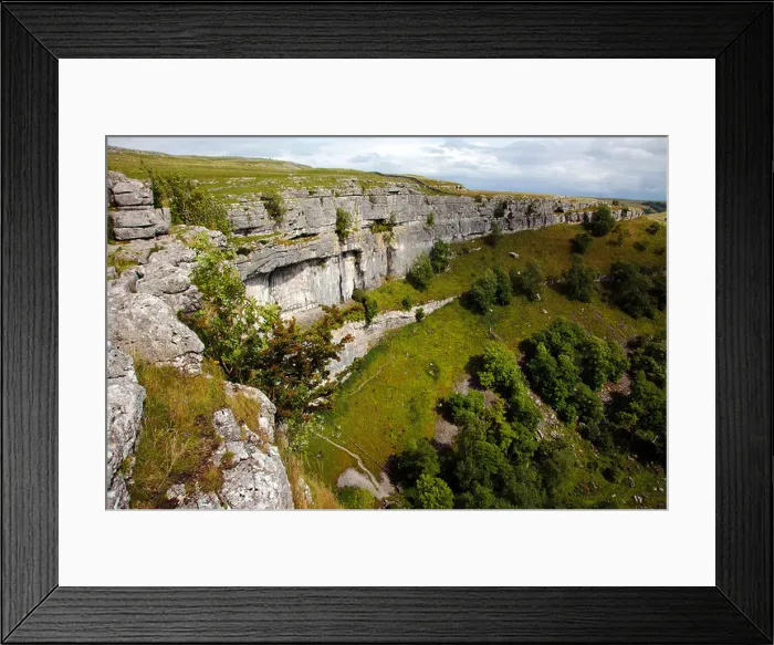 Framed Print : Malham Cove Yorkshire Dales England UK Framed Print : Malham Cove Yorkshire Dales England UK