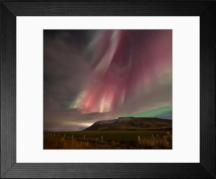 Framed Print : I'm returning to my beloved Iceland, its landscapes and northern lights! Framed Print : I'm returning to my beloved Iceland, its landscapes and northern lights!