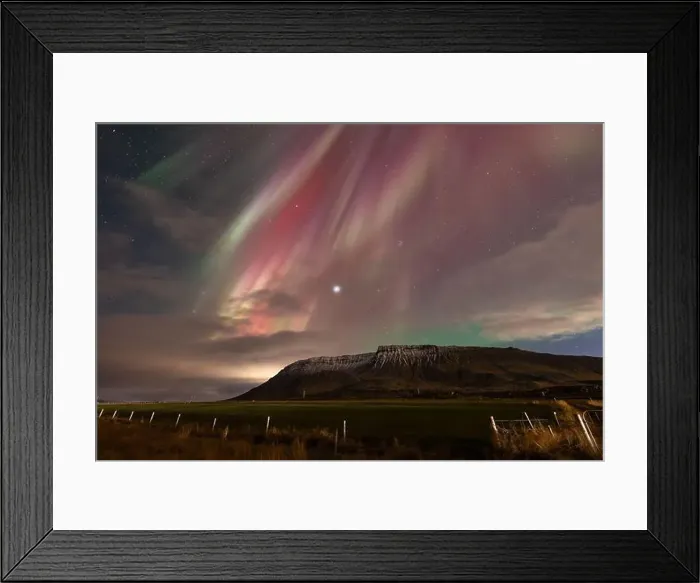 Framed Print : I'm returning to my beloved Iceland, its landscapes and northern lights! Framed Print : I'm returning to my beloved Iceland, its landscapes and northern lights!