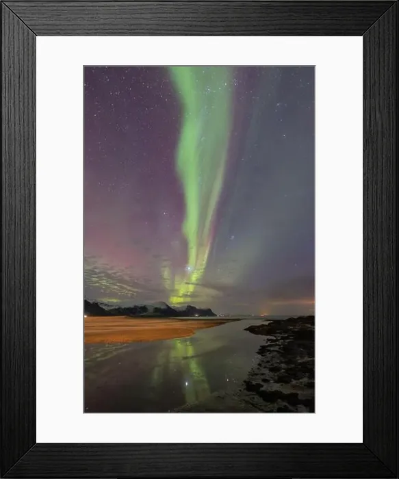 Framed Print : I'm returning to my beloved Iceland, its landscapes and northern lights! Framed Print : I'm returning to my beloved Iceland, its landscapes and northern lights!
