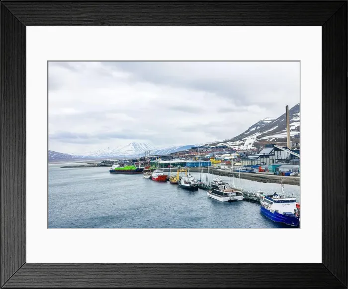 Framed Print : Longyearbyen, Svalbard, Norway Framed Print : Longyearbyen, Svalbard, Norway