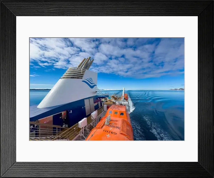 Framed Print : Expedition cruising in the Arctic and Svalbard, Norway Framed Print : Expedition cruising in the Arctic and Svalbard, Norway