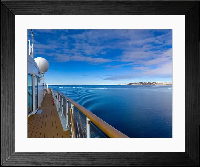 Framed Print : Expedition cruising in the Arctic and Svalbard, Norway Framed Print : Expedition cruising in the Arctic and Svalbard, Norway