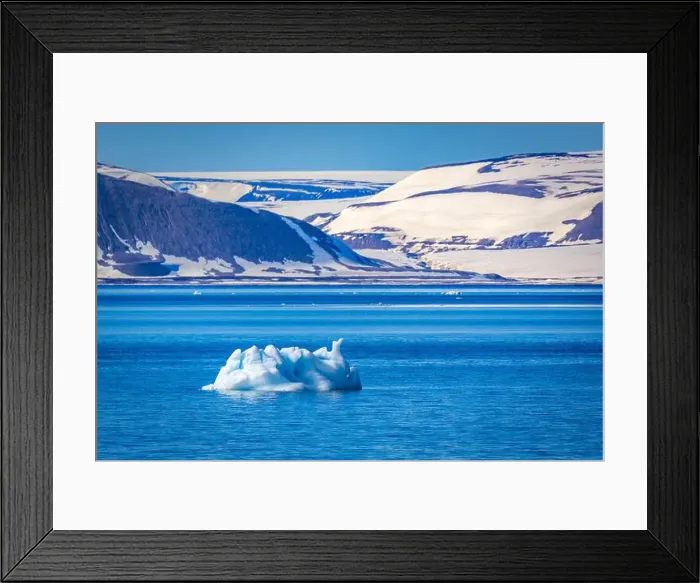 Framed Print : cruising on Svalbard between Spitsbergen and Nordaustlandet anlong with some small icebergs Framed Print : cruising on Svalbard between Spitsbergen and Nordaustlandet anlong with some small icebergs