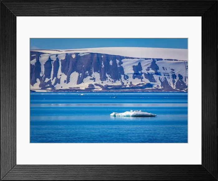 Framed Print : cruising on Svalbard between Spitsbergen and Nordaustlandet anlong with some small icebergs Framed Print : cruising on Svalbard between Spitsbergen and Nordaustlandet anlong with some small icebergs